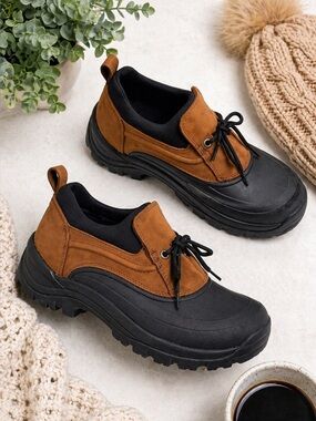 Lands’ End Womens 7B Waterproof All Weather Low Duck Boots Brown & Black Leather
